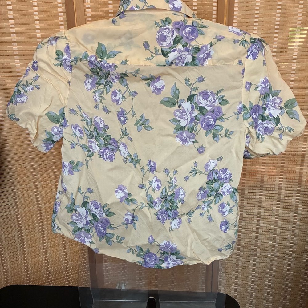 Simple Retro Floral Top - Picture 11 of 13